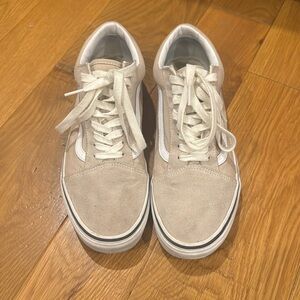 Vans Old Skool Shoes in Tan